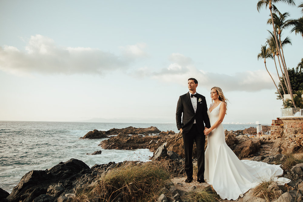 Stunning Underwater Wedding Photography Inspiration - Destination